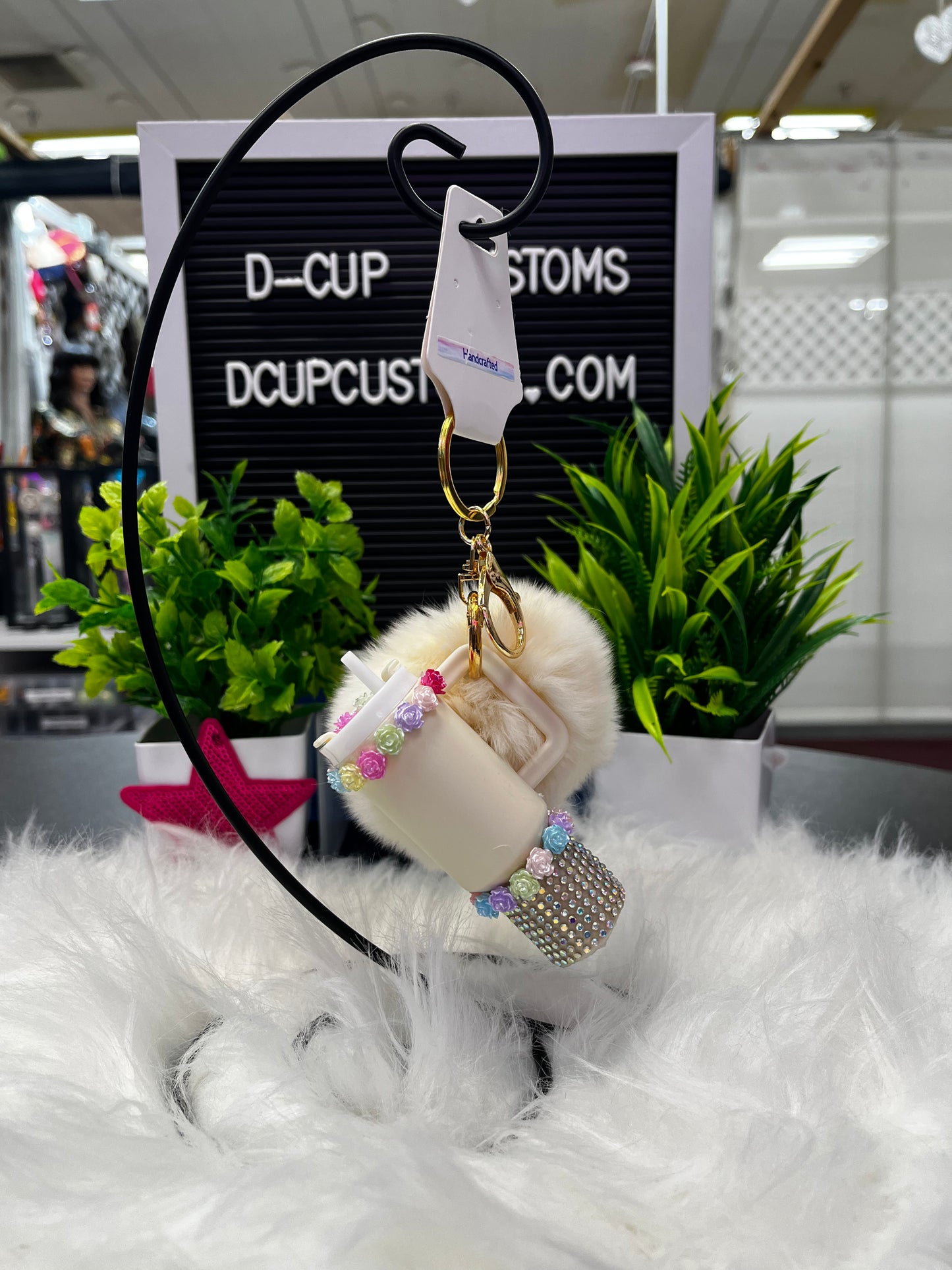 Mini Tumbler Poof Keychain (Cream Roses)