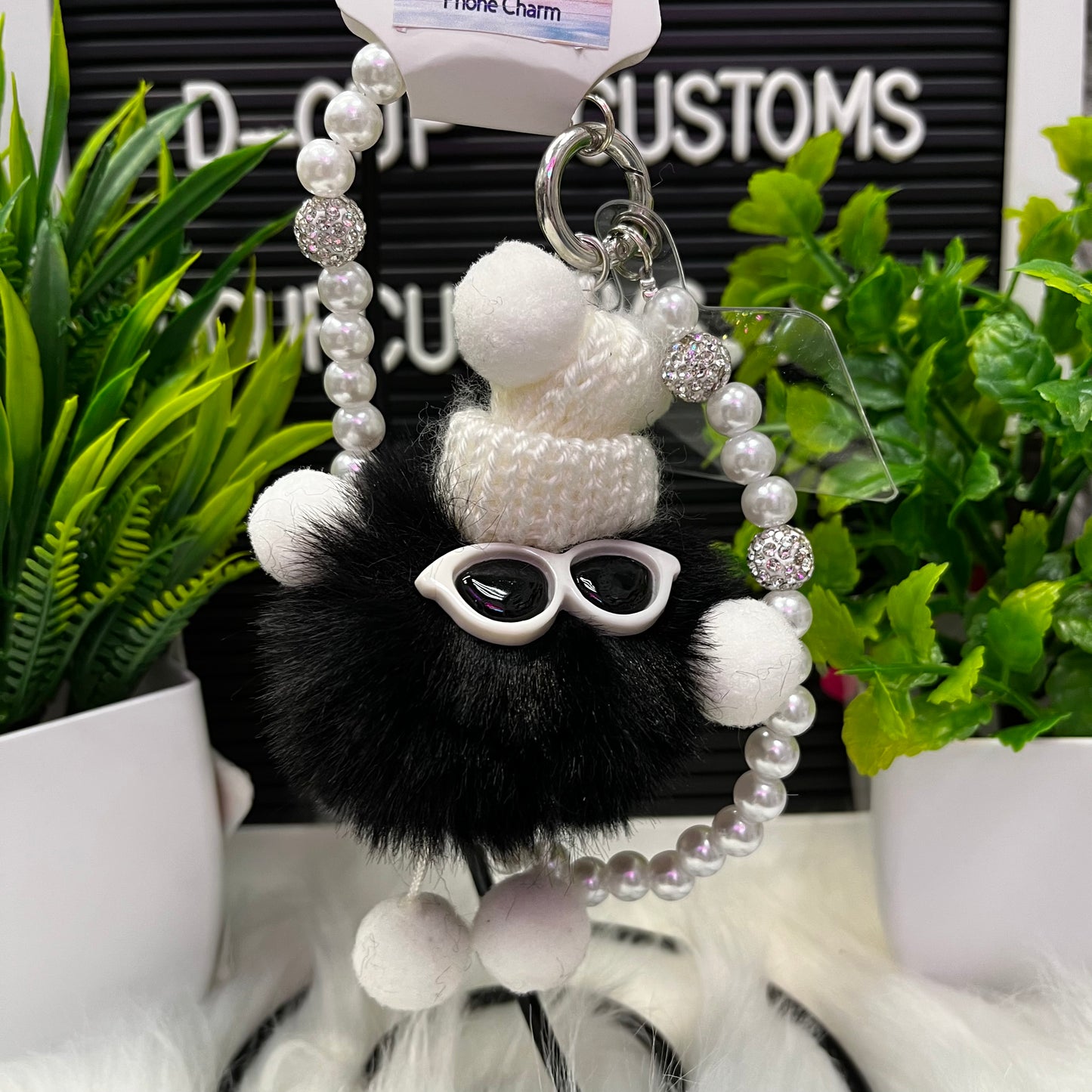 Fluff Ball Character Phone Charm (Black)